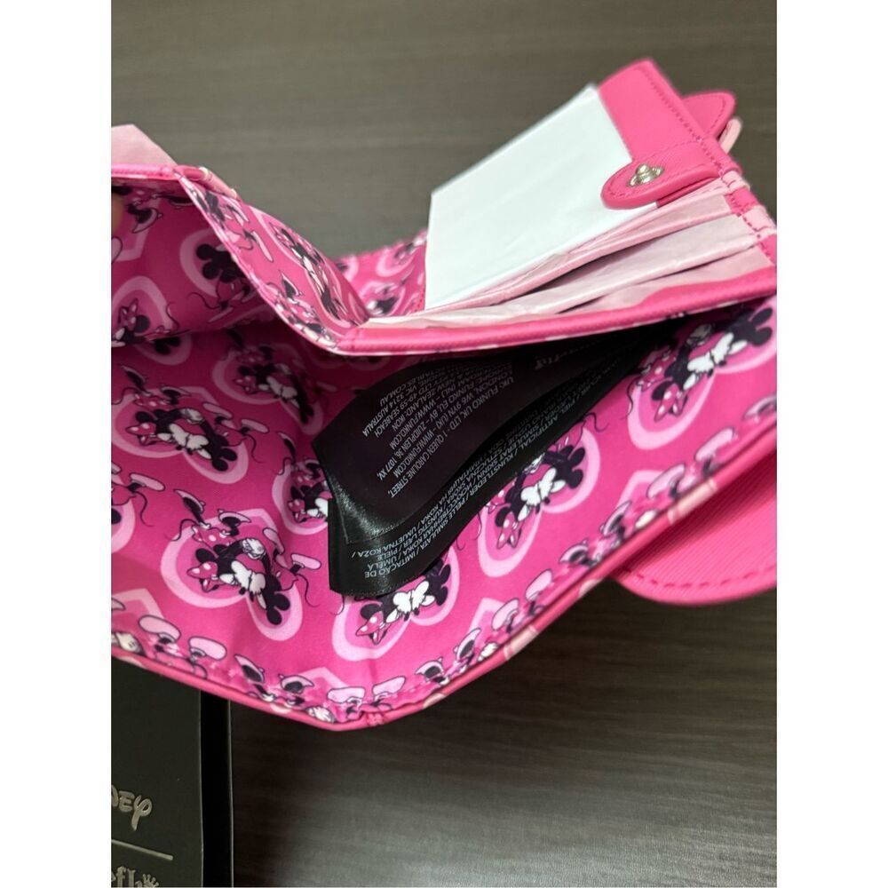 Loungefly Disney Mickey & Minnie Mouse Heart Ears Wallet - Picture 4 of 4